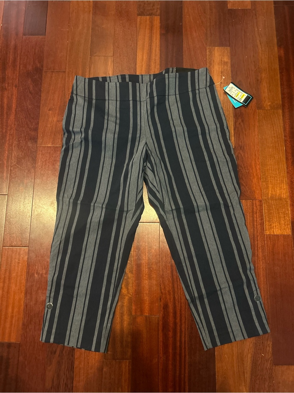 NWT Women’s PLUS Navy & Gray Striped Casual Pants Pull On Crop Comfort Stretch